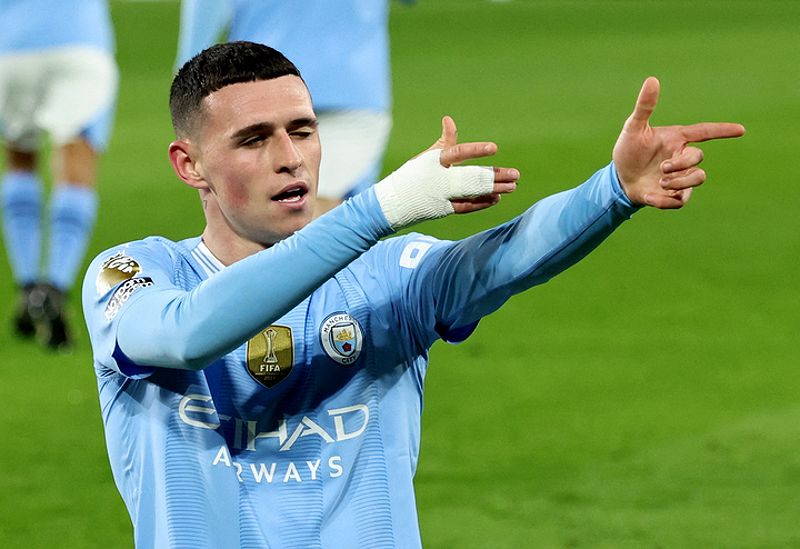 Phil Foden tỏa sáng trên sân cỏ